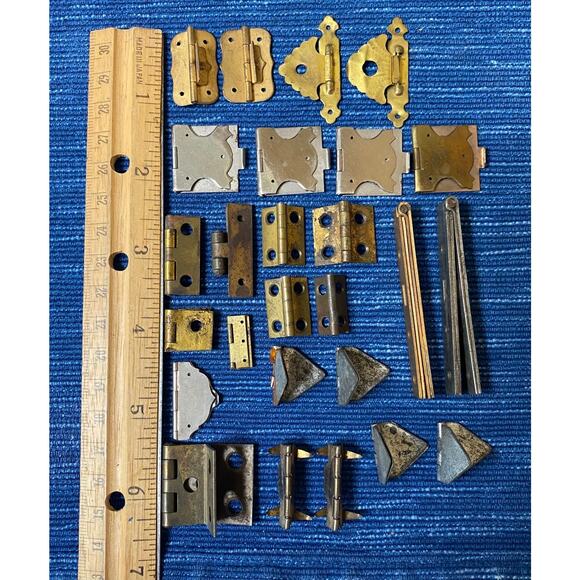 Large Mixed Vintage Lot Small Hinges Plates Brass Metal Salvage Unique Hardware - Picture 2 of 3